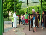 ci prepariamo per la processione prima della S. Messa