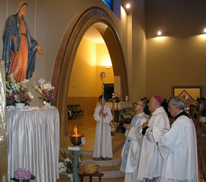 La Celebrazione del 27 giugno 2006 in presenza dell'arcivescovo di Salerno Gerardo Pierro